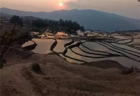 地災(zāi)工程師團隊赴湘潭開展多個項目地質(zhì)災(zāi)害安全性評估現(xiàn)場踏勘工作